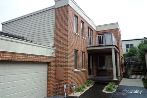 2/7 Leigh Rd, Highton, VIC 3216