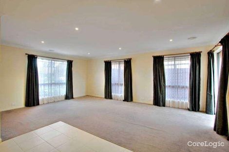 Property photo of 43 Melzak Way Berwick VIC 3806