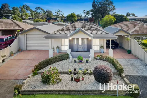 Property photo of 16 Mollisons Hill Hampton Park VIC 3976