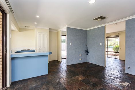 Property photo of 28 Hemingway Drive Camillo WA 6111