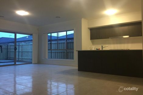 Property photo of 18 Fairwater Drive Point Cook VIC 3030