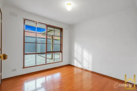 Property photo of 11 Mount Eagle Way Wyndham Vale VIC 3024