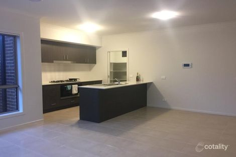 Property photo of 18 Fairwater Drive Point Cook VIC 3030