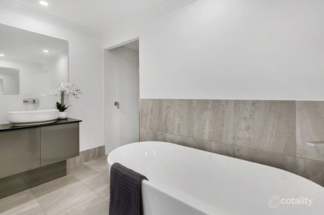 Property photo of 11 Birkenhead Place Carindale QLD 4152