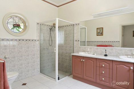 Property photo of 14 Harpin Place East Bendigo VIC 3550