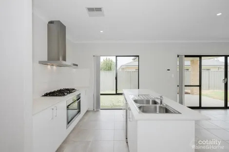 Property photo of 11 Glyde Way South Yunderup WA 6208