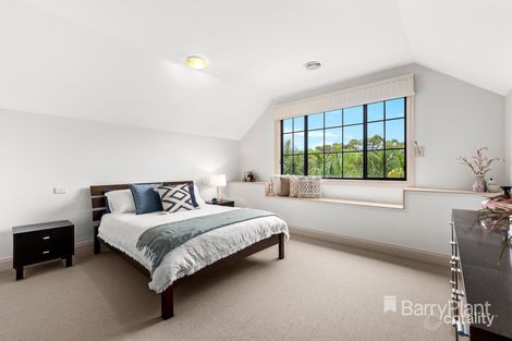 Property photo of 12 Delacombe Drive Mill Park VIC 3082