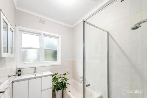 Property photo of 2 Richard Court Ringwood East VIC 3135