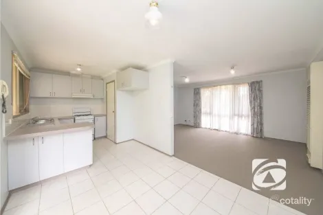 Property photo of 1 Dunbarton Drive Pakenham VIC 3810