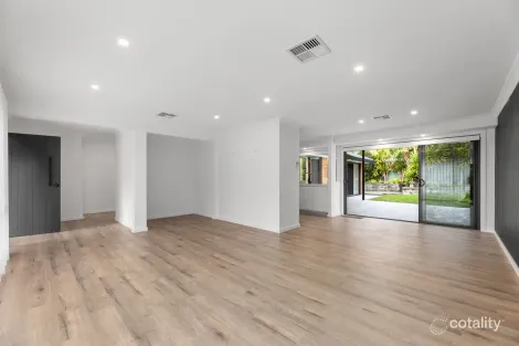 Property photo of 8 Kimbar Place Yarrawarrah NSW 2233
