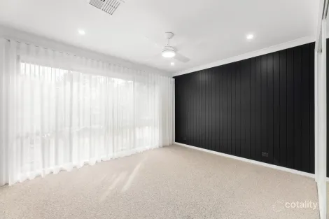 Property photo of 8 Kimbar Place Yarrawarrah NSW 2233
