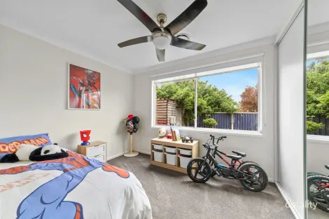 Property photo of 27 Casurina Close Lake Haven NSW 2263