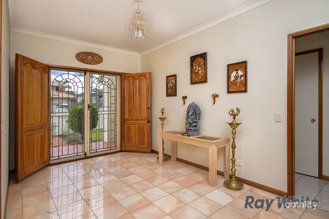 Property photo of 5 Cascade Close Riverhills QLD 4074
