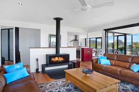 Property photo of 137A Ocean View Drive Wamberal NSW 2260