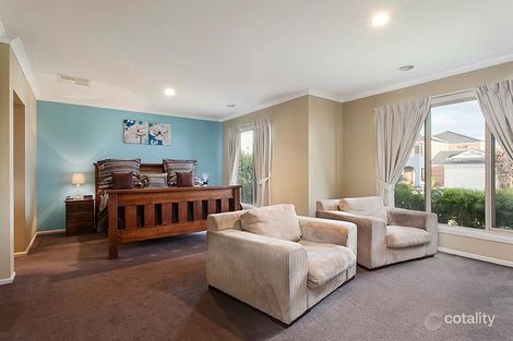 Property photo of 8 Angelique Street Berwick VIC 3806