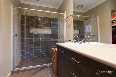 Property photo of 8 Angelique Street Berwick VIC 3806