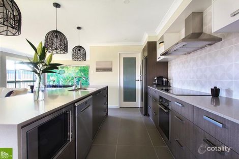 Property photo of 108 Haywards Bay Drive Haywards Bay NSW 2530