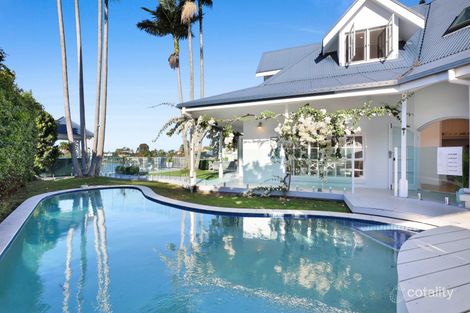 22 Village High Rd, Benowa, QLD 4217