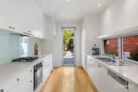 Property photo of 2 Aintree Road Glen Iris VIC 3146