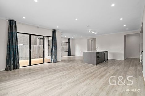 Property photo of 24 Bowral Avenue Point Cook VIC 3030