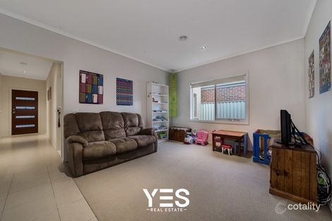 Property photo of 17 Warbler Street Pakenham VIC 3810