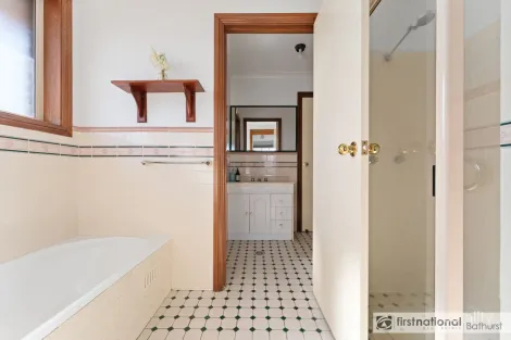 Property photo of 46 Hoolihan Close Kelso NSW 2795