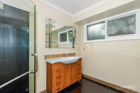 Property photo of 47 Quarrion Drive Carrum Downs VIC 3201