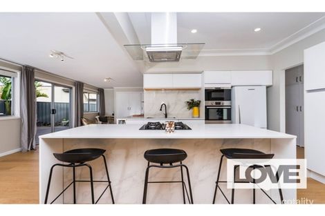 Property photo of 20 Raggatt Crescent Edgeworth NSW 2285