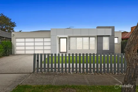 Property photo of 15 Lawrence Court Altona North VIC 3025