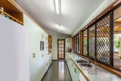 Property photo of 20 Wiemers Crescent Centenary Heights QLD 4350