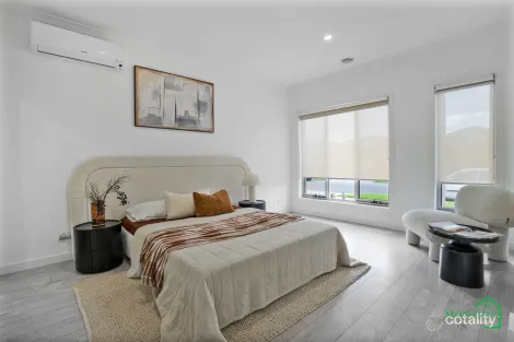 Property photo of 66 Bunting Crescent Kalkallo VIC 3064
