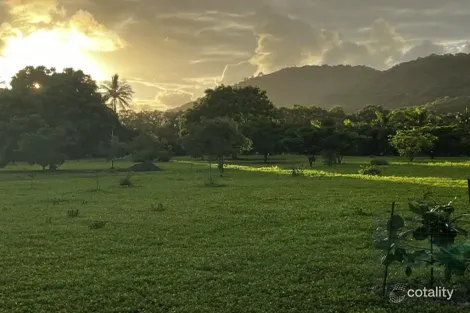 105 Gifford St, Horseshoe Bay, QLD 4819