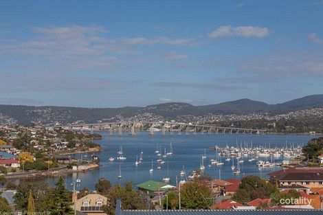 Property photo of 2/52 Malunna Road Lindisfarne TAS 7015