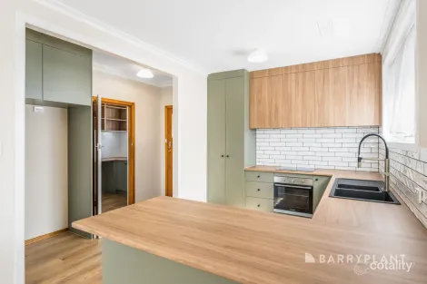 8 Cosgrove St, Breakwater, VIC 3219