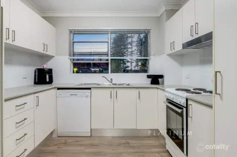 Property photo of 2/2936 Gold Coast Highway Surfers Paradise QLD 4217