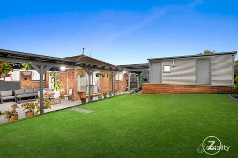 Property photo of 19 Weeden Crescent Hallam VIC 3803