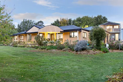 17 Reid Park Rd, Mount Helen, VIC 3350