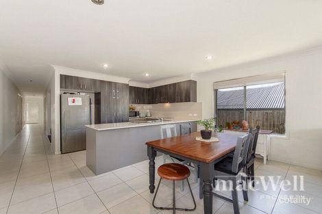 Property photo of 28 Dandelion Drive Springfield Lakes QLD 4300