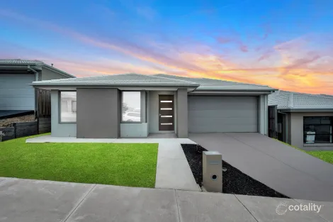 Property photo of 13 Napier Way Nar Nar Goon North VIC 3812