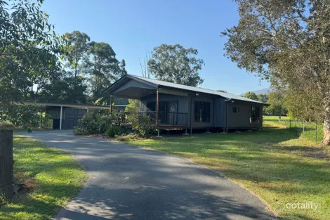 16 Richards Rd, Camp Mountain, QLD 4520