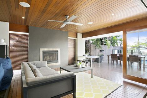 1 Laughlen Ch, Pacific Pines, QLD 4211