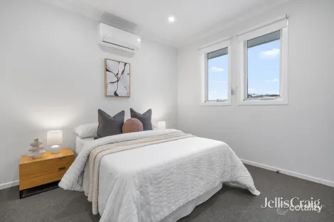 Property photo of 28 Stewart Terrace Macleod VIC 3085