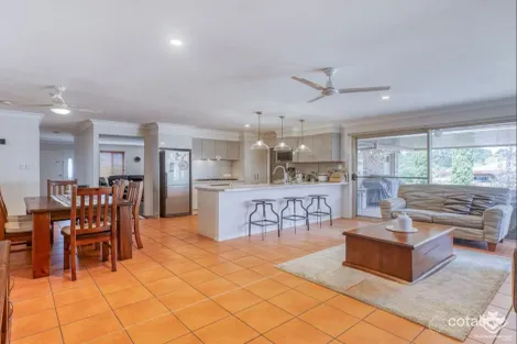 4 Glider Cl, Doolandella, QLD 4077