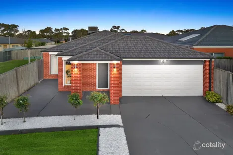 6 Kinkade Cl, Cranbourne East, VIC 3977