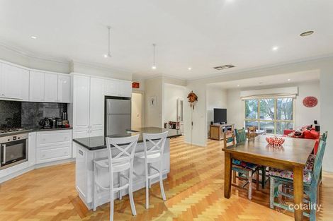Property photo of 34 Toumlin Grove Viewbank VIC 3084