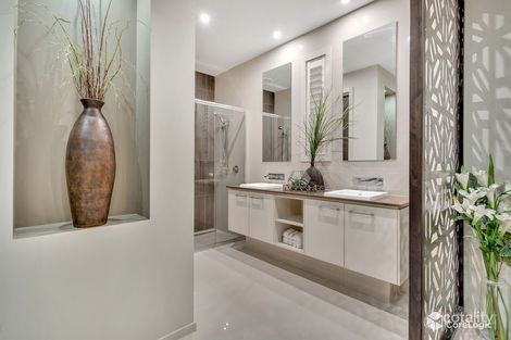 Property photo of 18 Vantage Boulevard Craigieburn VIC 3064