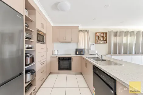 Property photo of 2/20 Riverview Street Emerald QLD 4720