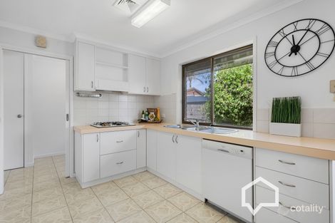 Property photo of 2/10 Landale Drive Strathdale VIC 3550