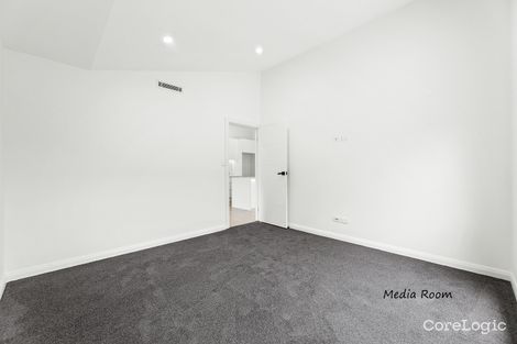 Property photo of 10 Throsby Crescent Sunshine Bay NSW 2536