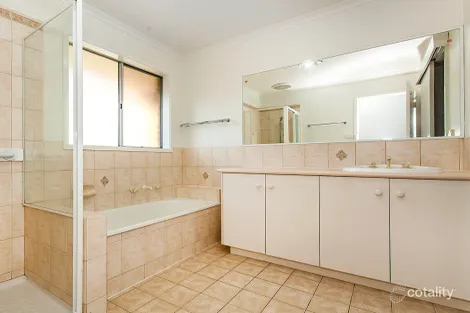 Property photo of 36 Sandon Circuit Forest Hill VIC 3131